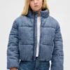 Mjuk, quiltad pufferjacka i denim med mykt foder för barn