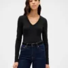 Modern T-shirt med V-ringning