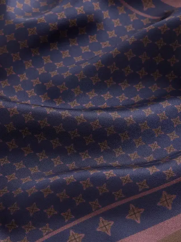 100 % siden, överdimensionerad triangulär halsduk