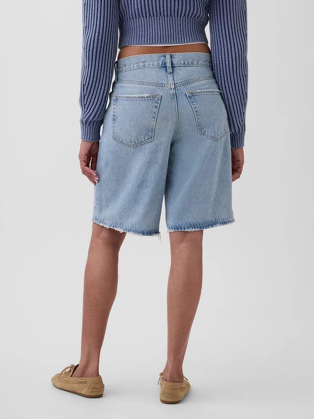 11" långa jeansshorts med medelhög midja