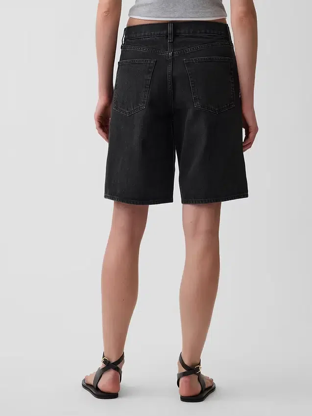 11" långa jeansshorts med medelhög midja
