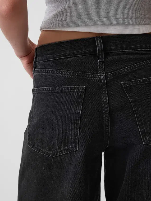 11" långa jeansshorts med medelhög midja