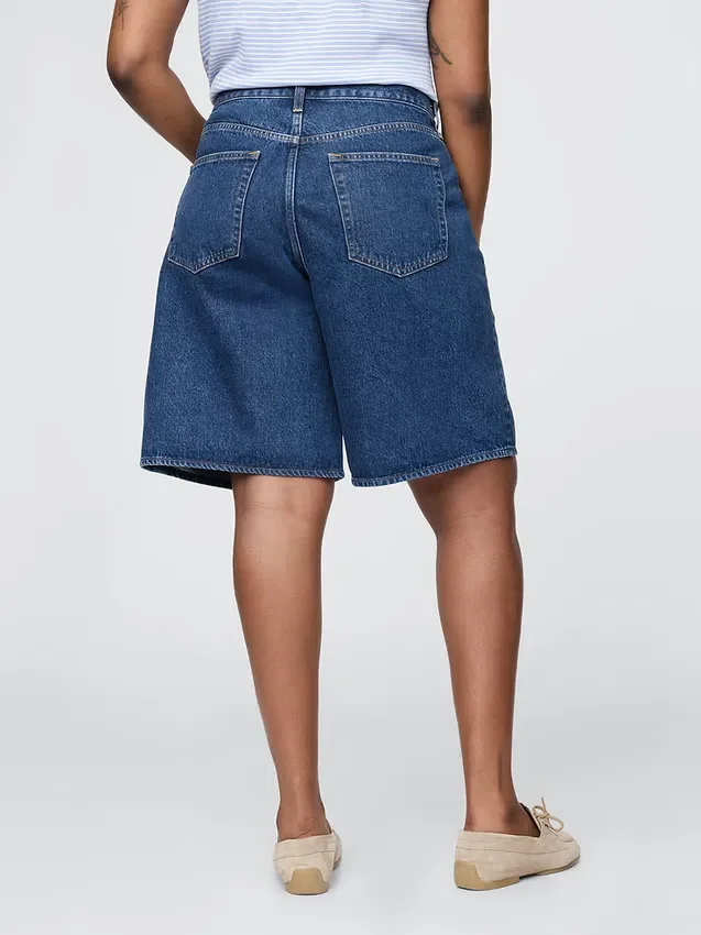 11" långa jeansshorts med medelhög midja