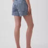 3,5" höga, avslappnade raka jeansshorts i gingham