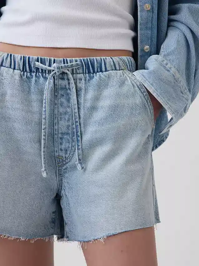 3,5” ultramjuka, lågt sittande, bekväma jeansshorts