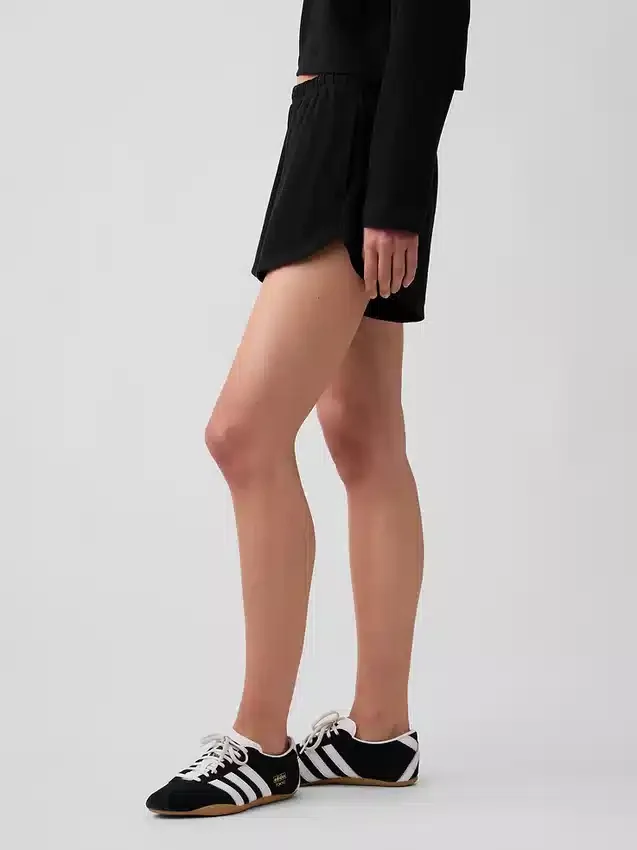 3" stickade shorts med delfinmönster