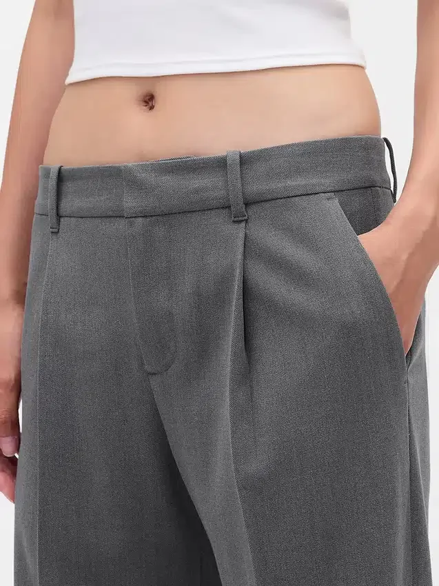365 Lågmidjade byxor i borstad twill med veck