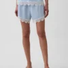 4" Shorts i linneblandning med spetskant och medelhög midja