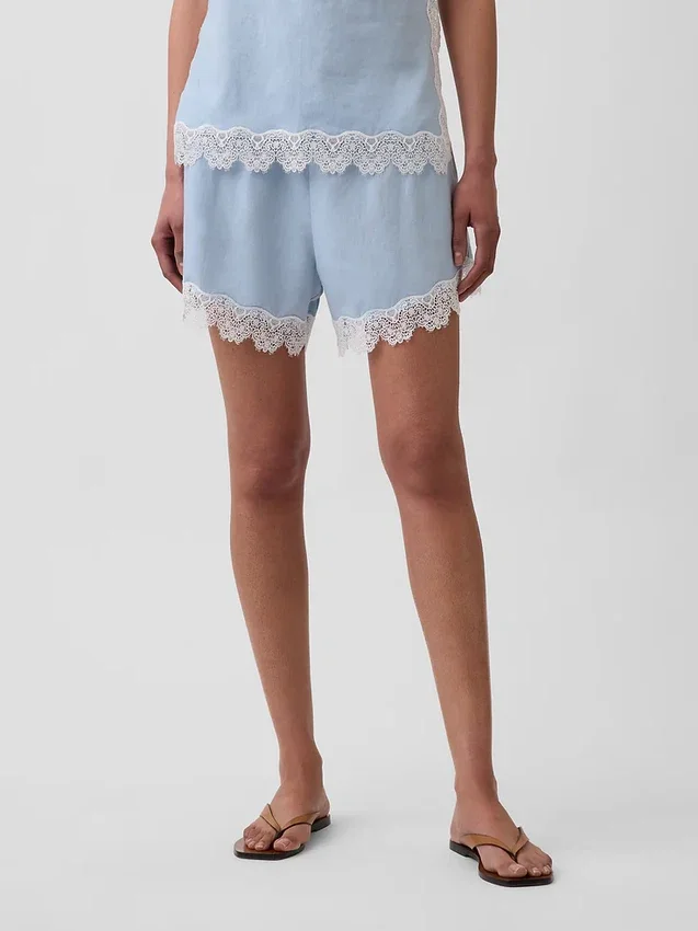 4" Shorts i linneblandning med spetskant och medelhög midja
