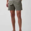 7" avslappnade shorts