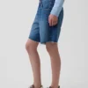 8" Bermudashorts i denim med medelhög midja och lös passform