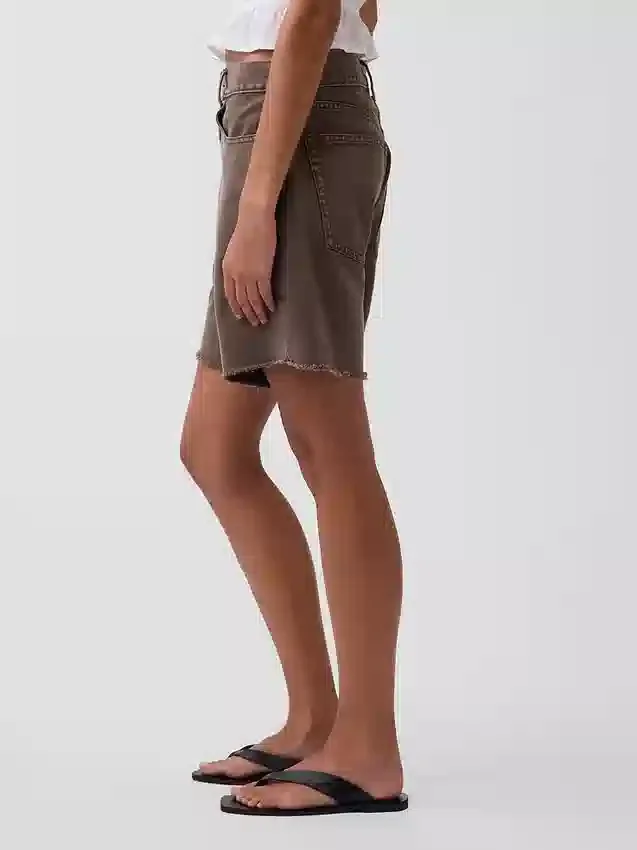 8" Bermudashorts i denim med medelhög midja och lös passform