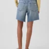 8" Bermudashorts i denim med medelhög midja och lös passform