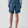 8" Bermudashorts i denim med medelhög midja och lös passform