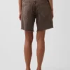 8" Bermudashorts i denim med medelhög midja och lös passform