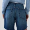 8" Bermudashorts i denim med medelhög midja och lös passform