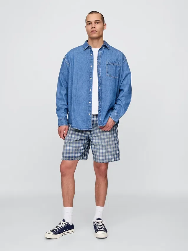 90-talsinspirerade, lösa jeansshorts i rutmönster