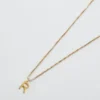Admiral Row guldhalsband med elegant initial
