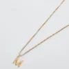 Admiral Row guldhalsband med elegant initial