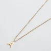 Admiral Row guldhalsband med elegant initial
