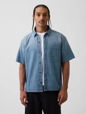 Avslappnad denimskjorta