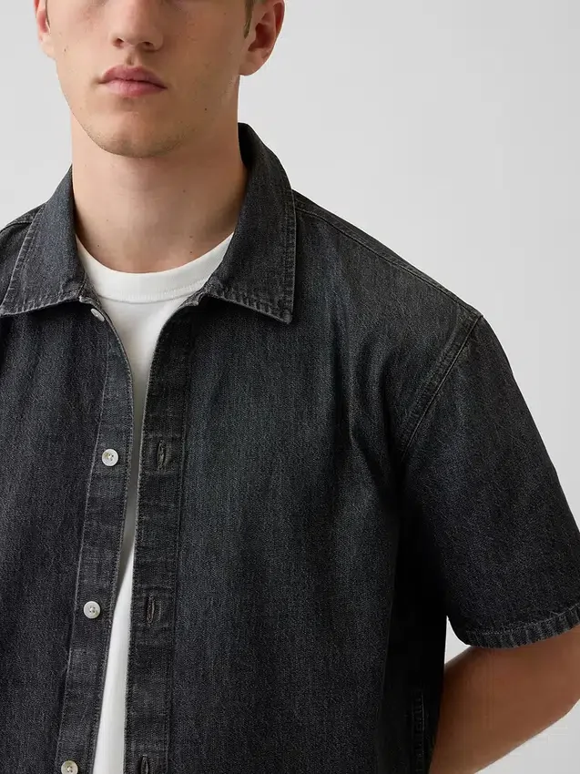 Avslappnad denimskjorta