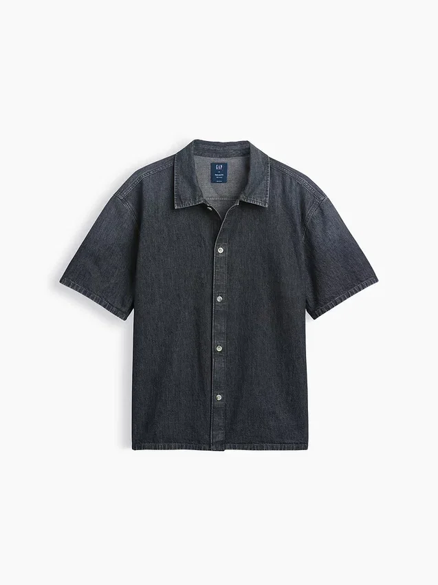 Avslappnad denimskjorta