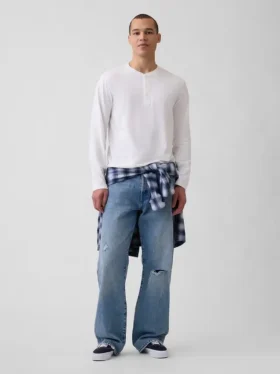 Avslappnad Henley-T-shirt
