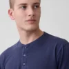 Avslappnad Henley-T-shirt