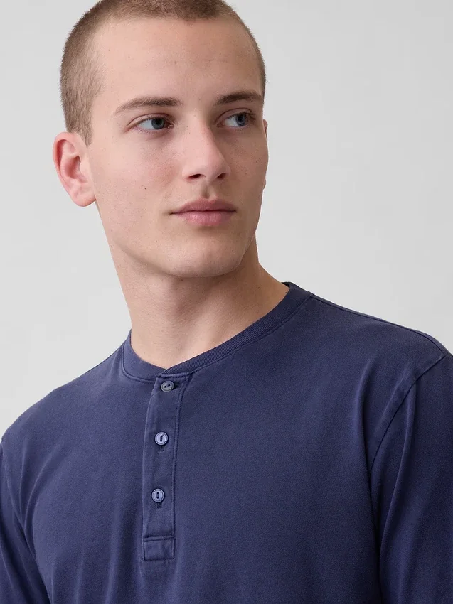 Avslappnad Henley-T-shirt