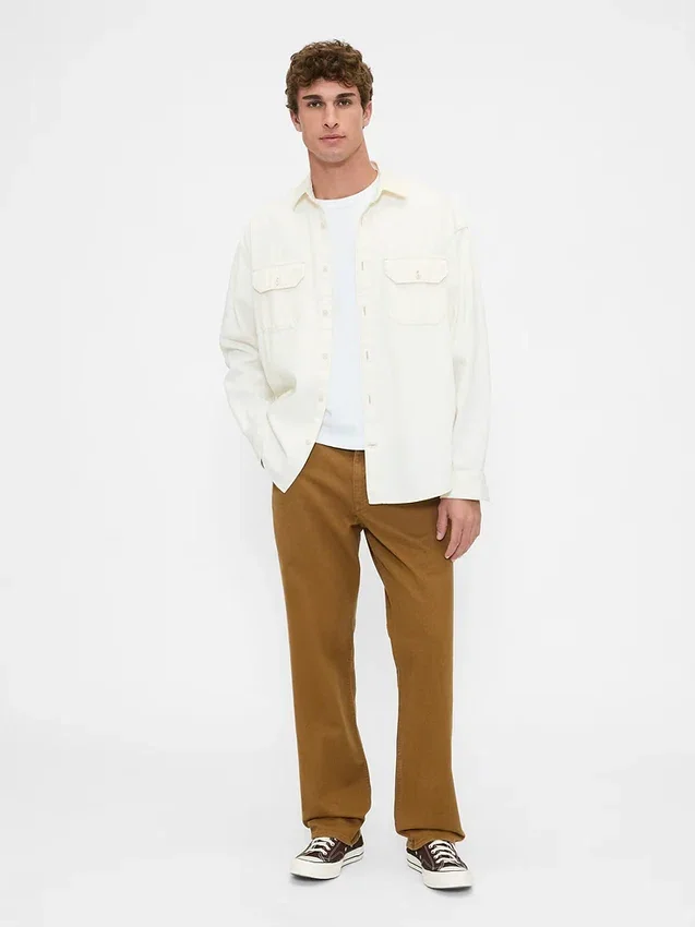 Avslappnade raka khakibyxor i utility-stil