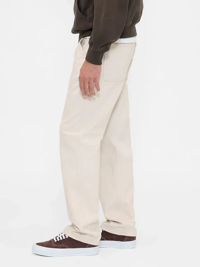 Avslappnade raka khakibyxor i utility-stil