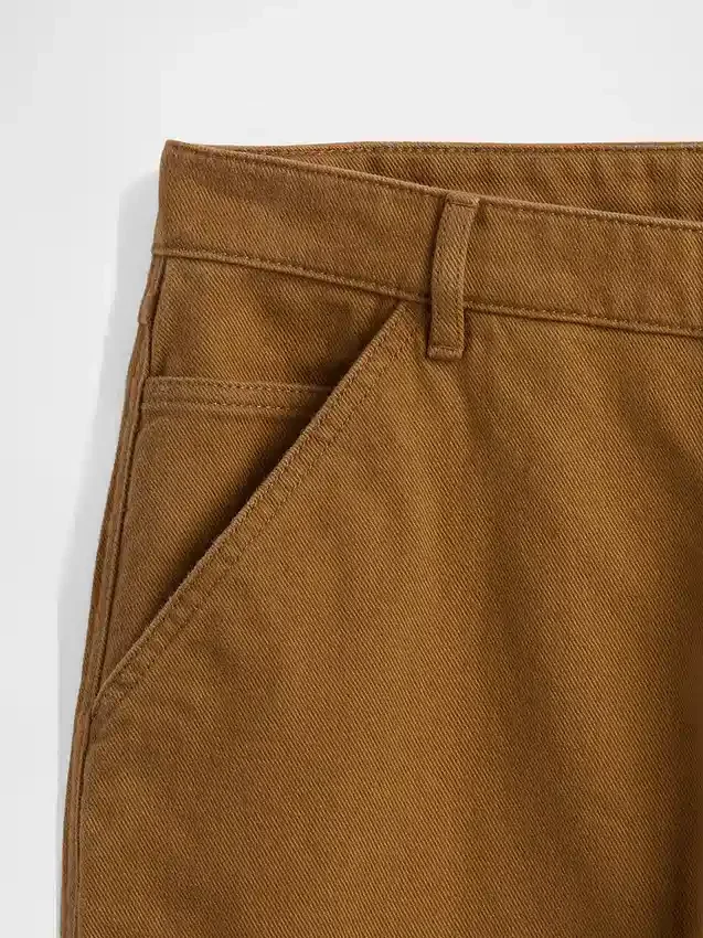 Avslappnade raka khakibyxor i utility-stil