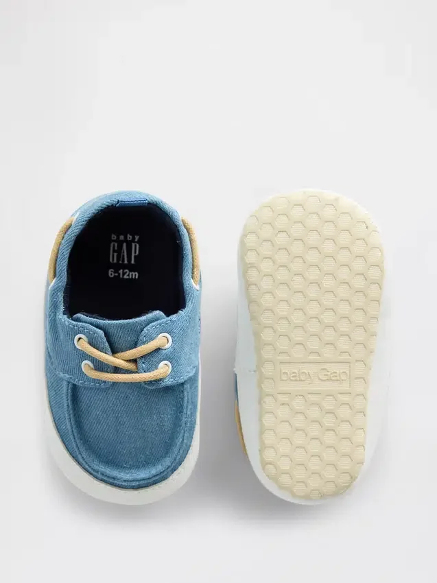 Baby-båtskor i denim