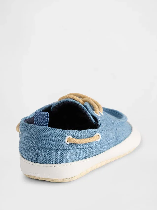 Baby-båtskor i denim