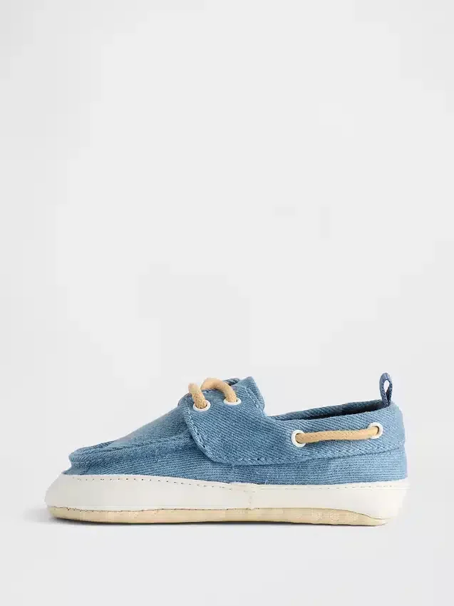 Baby-båtskor i denim
