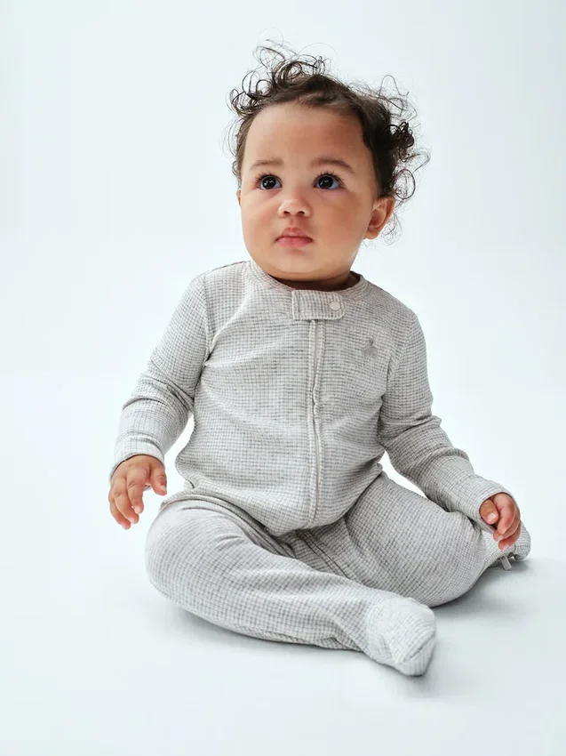 Baby First Favorites Tinyrib-heldress med fötter