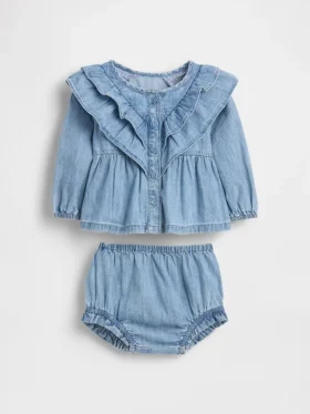 Baby-klädset i denim med volanger