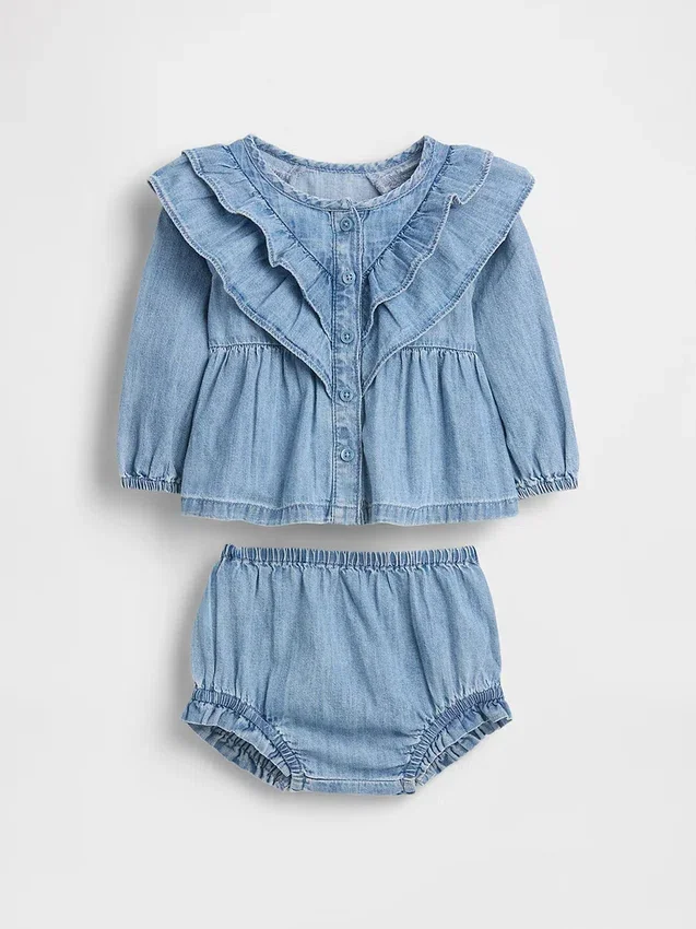 Baby-klädset i denim med volanger