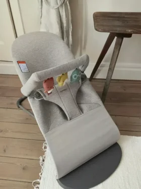 BabyBjörn 3D-jersey och mjuk leksak – Bouncer Bliss-paket