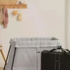 BabyBjörn resesäng Light och lakan i paket
