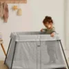 BabyBjörn resesäng Light och lakan i paket