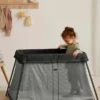 BabyBjörn resesäng Light och lakan i paket