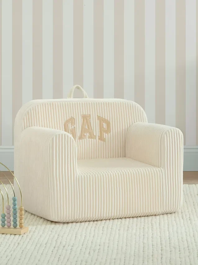 babyGap-stol i ribbad velour med skumfyllning och logotyp