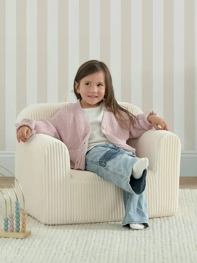 babyGap-stol i ribbad velour med skumfyllning och logotyp