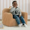 babyGap-stol i ribbad velour med skumfyllning och logotyp