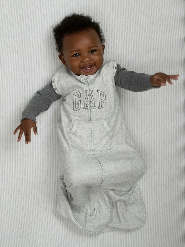 babyGap Truesleep sovsäck med dragkedja, 6–12 månader