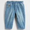 Babyjeans med rörformad passform