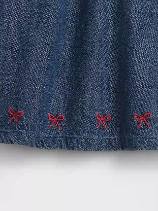 Babyklänning i denim med volangkrage