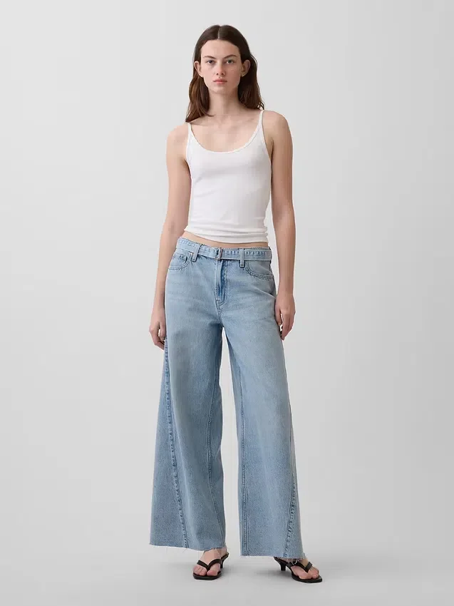 Baggy-jeans med medelhög midja och bälte